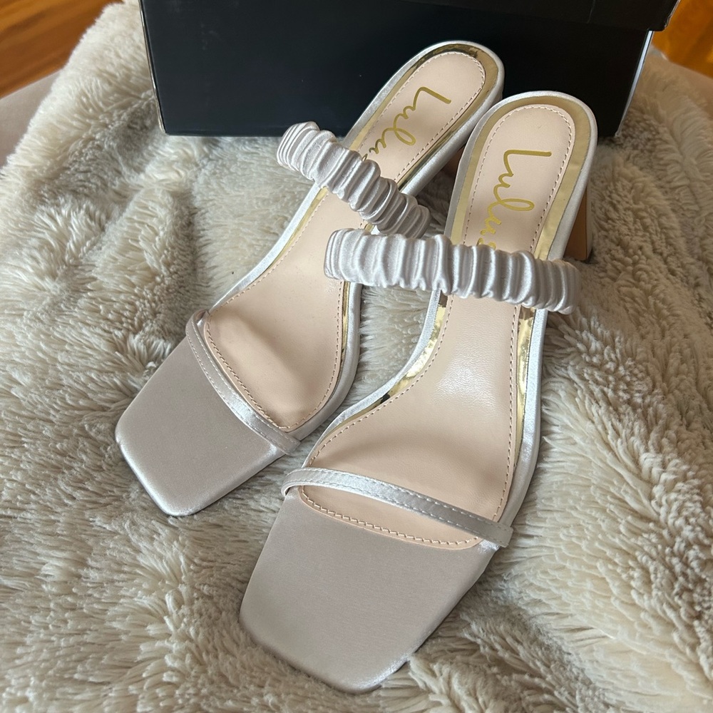 Brand new never worn Champagne Heels